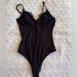 LIKE NEW Lulus Black Lace Bodysuit